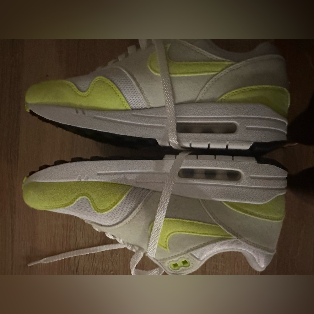 Women’s air max 1